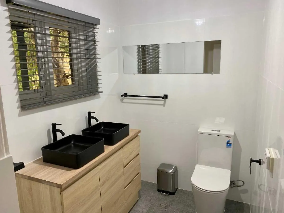 Adelaide Brownhill Creek Tourist Park Villa Австралия